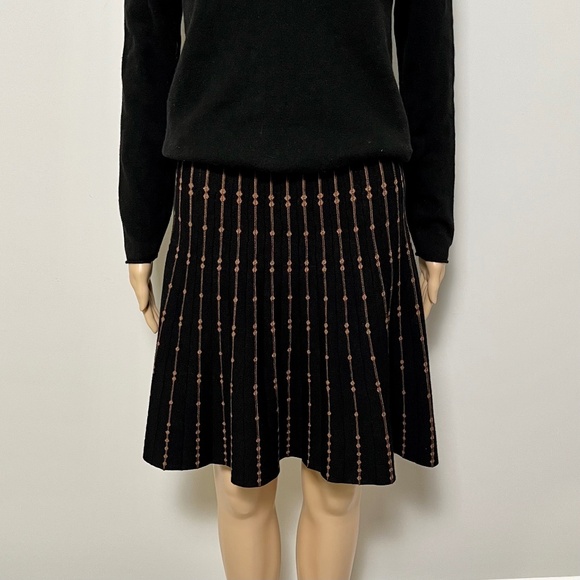 NWOT Short Sweater-Knit A-line Skirt, Dark Academia Knee Max Studio, Size M - Picture 2 of 9